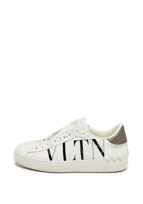 Valentino Garavani Pre-Owned VLTN leather sneakers - White