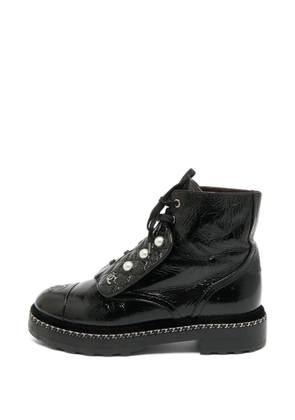 CHANEL Pre-Owned CC quilted combat boots - Black