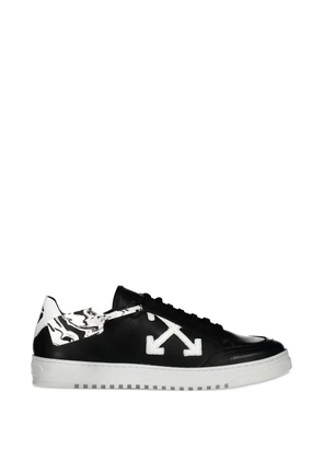Off-White Arrows logo-patch sneakers - Black