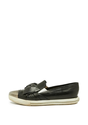 Miu Miu Pre-Owned knot bow loafers - Black
