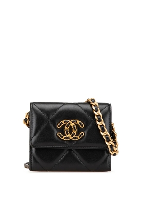 CHANEL Pre-Owned 2020 Quilted Lambskin Chanel 19 Card Holder On Chain crossbody bag - Black
