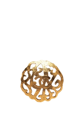 CHANEL Pre-Owned 1980-1990 CC Gold Plated Filigree Brooch costume brooch