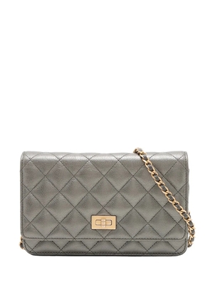 CHANEL Pre-Owned 2017-2018 Quilted Calfskin Reissue 2.55 Wallet on Chain crossbody bag - Silver