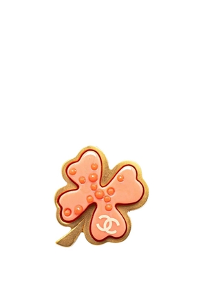 CHANEL Pre-Owned 2003 Gold Plated Resin Four Leaf Clover Brooch costume brooch