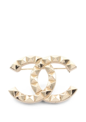 CHANEL Pre-Owned 2017 Coco Mark studded brooch - Gold
