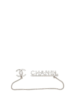 CHANEL Pre-Owned 2002 CC Brass Strass Pin Brooch with Chain costume brooch - Silver