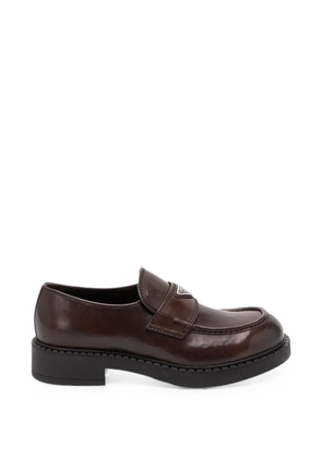 Prada triangle-logo leather loafers - Brown