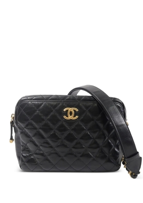 CHANEL Pre-Owned logo-plaque shoulder bag - Black