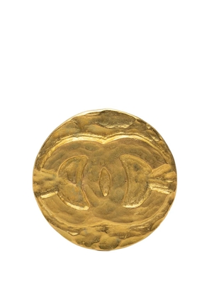 CHANEL Pre-Owned 1995 CC Gold Plated Round Brooch costume brooch