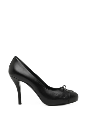 CHANEL Pre-Owned 100mm bow-detail cap-toe pumps - Black