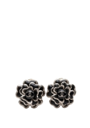 CHANEL Pre-Owned 2003 CC Brass Enamel Camellia Clip On Earrings costume earrings - Black