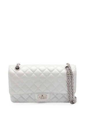 CHANEL Pre-Owned 2020-2021 2.55 Mademoiselle diamond-quilted shoulder bag - Silver