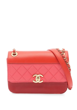 CHANEL Pre-Owned 2019 Matelasse shoulder bag - Red