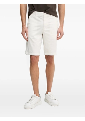Lacoste logo-patch chino shorts - White