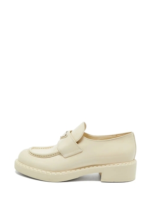 Prada Pre-Owned logo-plaque patent loafers - Neutrals