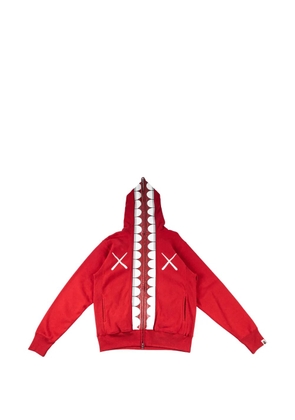 KAWS x BAPEgraphic-print hoodie - Red