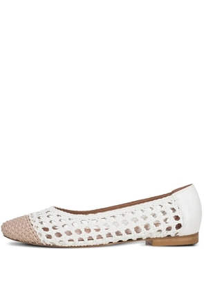 Poche Paris Reine woven leather pumps - White
