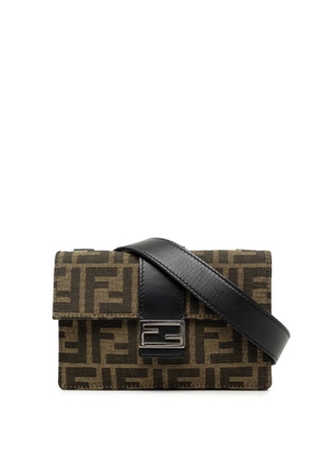 Fendi Pre-Owned 2010-2026 Zucca Canvas Convertible Baguette Pouch crossbody bag - Brown