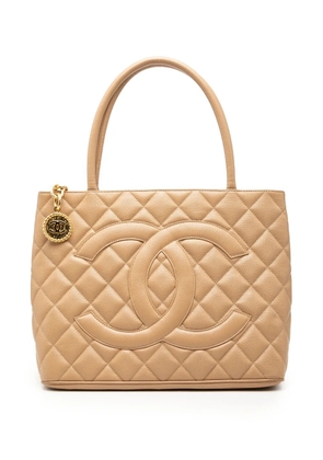 CHANEL Pre-Owned 2002-2003 Caviar Medallion tote bag - Neutrals