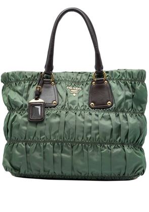 Prada Pre-Owned 2010-2026 Tessuto Gaufre tote bag - Green