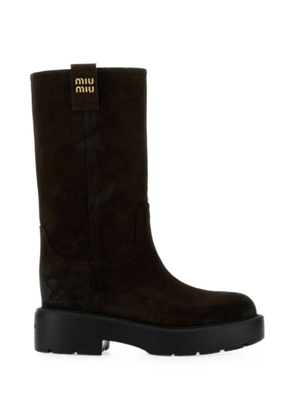 Miu Miu logo-plaque suede boots - Brown