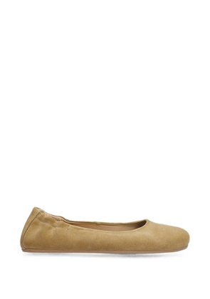 GROUNDIES Sleek suede ballet flats - Neutrals