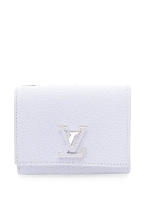 Louis Vuitton Pre-Owned 2021 tiny Capucines bi-fold wallet - Blue
