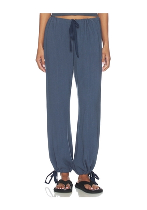 Bella Venice The Bridget Pant in Navy. Size XS. Also in S, M, L.