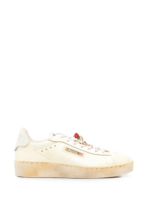 Autry Dallas Vintage rose-embellished sneakers - Neutrals