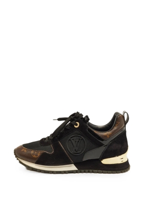 Louis Vuitton Pre-Owned Run Away monogram sneakers - Black