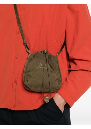 A.P.C. logo-print drawstring messenger bag - Green