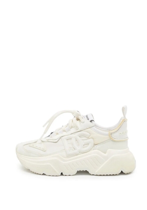 Dolce & Gabbana Pre-Owned Daymaster lace-up sneakers - White