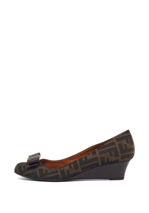 Fendi Pre-Owned Zucca bow-detail wedge pumps - Brown