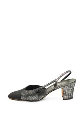 CHANEL Pre-Owned cap-toe slingback pumps - Grey