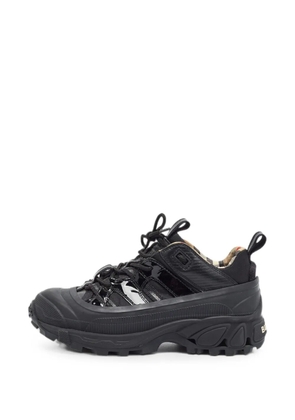 Burberry Pre-Owned Arthur sneakers - Black