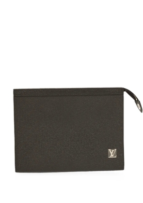 Louis Vuitton Pre-Owned Pochette Voyage Taiga leather clutch bag - Black