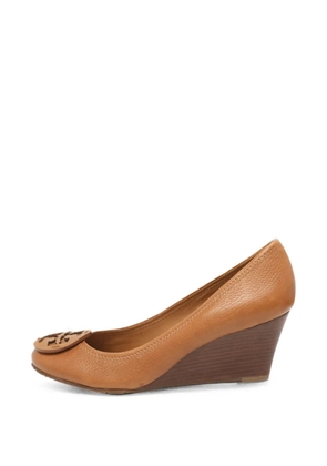 Tory Burch Sally wedge pumps - Brown