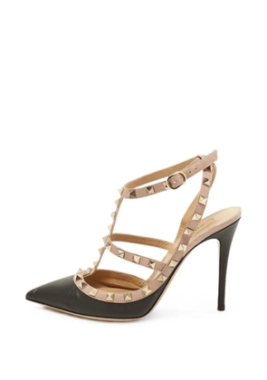 Valentino Garavani Pre-Owned Rockstud pointed-toe pumps - Pink