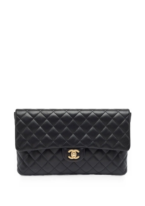 CHANEL Pre-Owned 2018-2019 CC turn-lock quilted clutch bag - Black