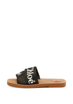 Chloé Pre-Owned Woody logo-print slides - Black