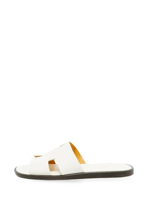 Hermès Pre-Owned Izmir H strap sandals - White