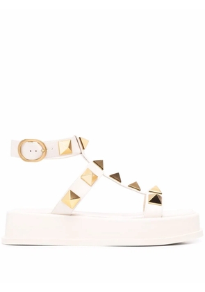 Valentino Garavani Roman Stud flatform sandals - White