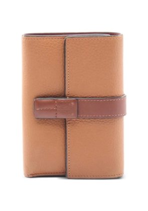 Loewe Pre-Owned 2000s Vertical trifold wallet - Brown
