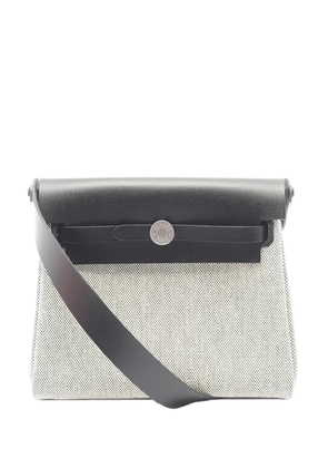 Hermès Pre-Owned 2025 Military Toile and Vache Hunter Herbag Zip 20 crossbody bag - Grey