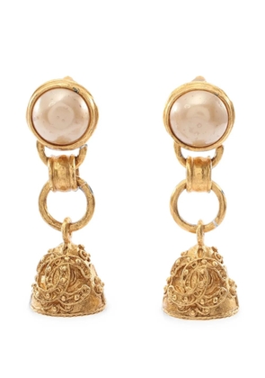 CHANEL Pre-Owned 1994 Coco Mark Bell-motif earrings - Gold