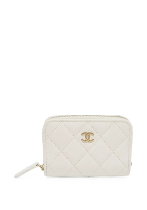 CHANEL Pre-Owned quilted caviar leather coin purse - White