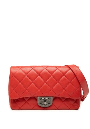 CHANEL Pre-Owned 2016-2017 Small Quilted Goatskin Double Carry Waist Chain Flap satchel - Red