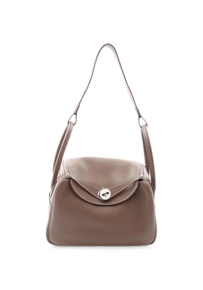 Hermès Pre-Owned 2023 Lindy 26 shoulder bag - Brown