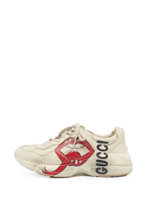 Gucci Pre-Owned Rhyton logo-print sneakers - Neutrals
