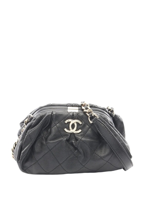 CHANEL Pre-Owned 2021 CC Quilted Lambskin Kisslock crossbody bag - Black
